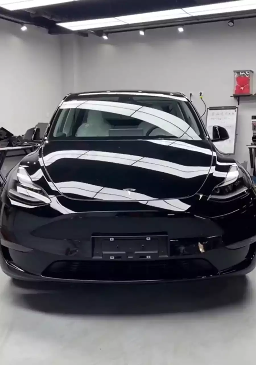 Tesla Model Y: The Compact Electric SUV with Performance, Space, and Innovation